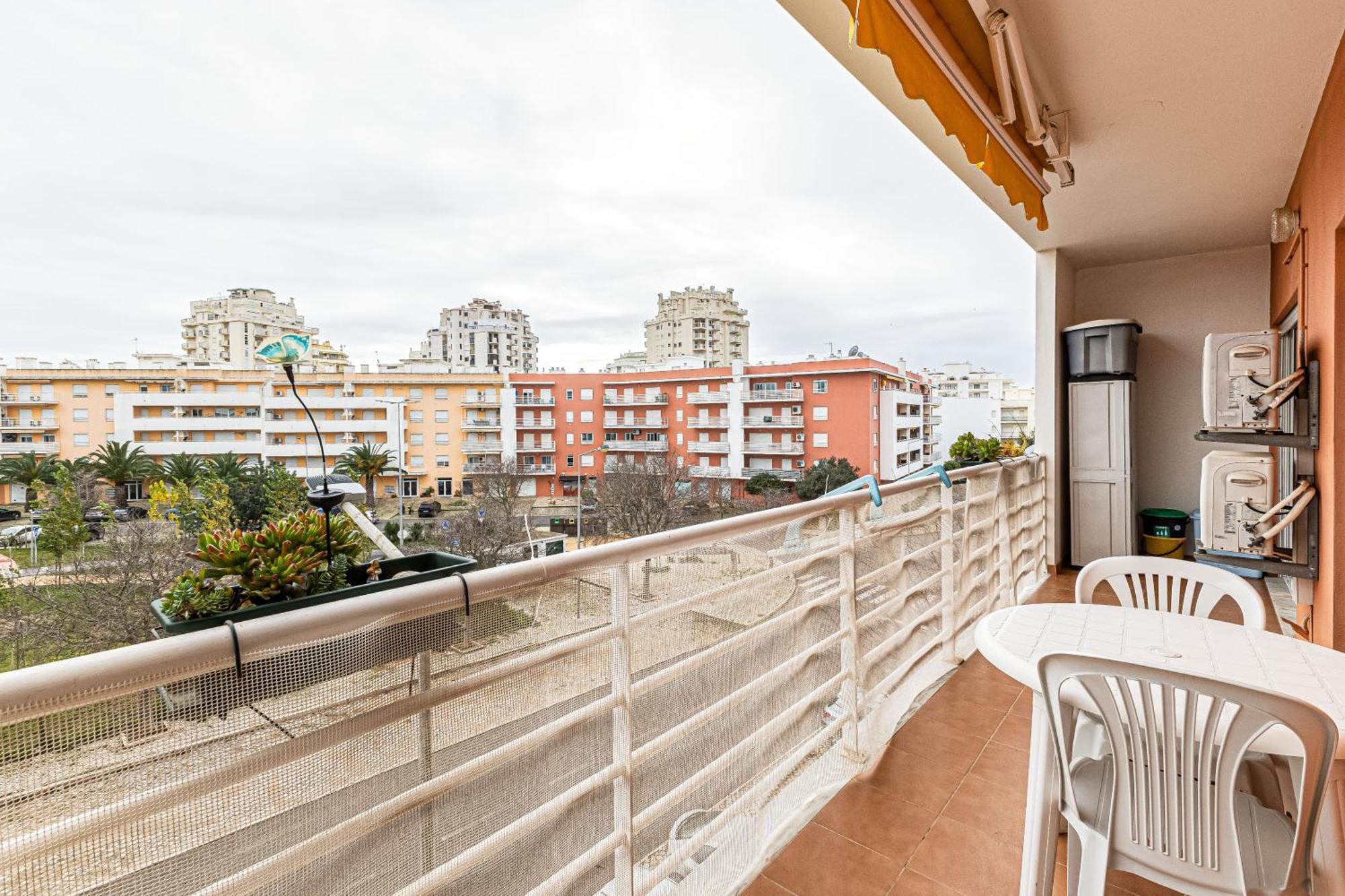 Golden Apartment *